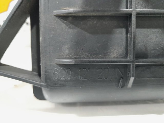 VAG 6Q0121207N Difusor del radiador del aire acondicionado  en stock Terrassa