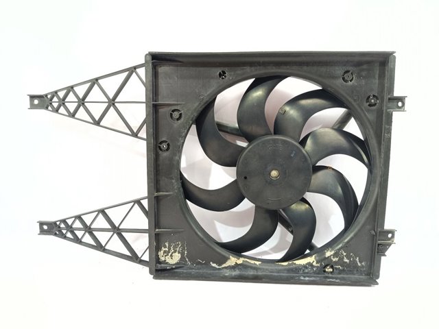 6Q0121207N Difusor del radiador del aire acondicionado  en stock Granada