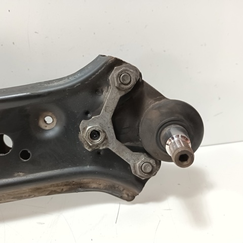 6Q0199293D Brazo superior izquierdo de la suspensión delantera comprar Sevilla