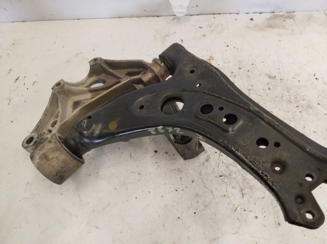 Brazo de suspensión delantera, superior izquierda 6Q0199293D VAG