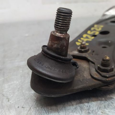 6Q0199293D Brazo superior izquierdo de la suspensión delantera comprar Almería