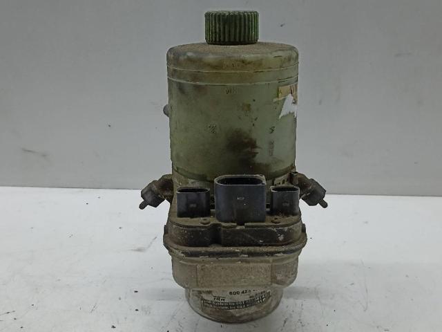 VAG 6Q0423156M Bomba de dirección asistida  disponible España