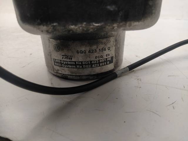 VAG 6Q0423156Q Bomba de dirección asistida  disponible España