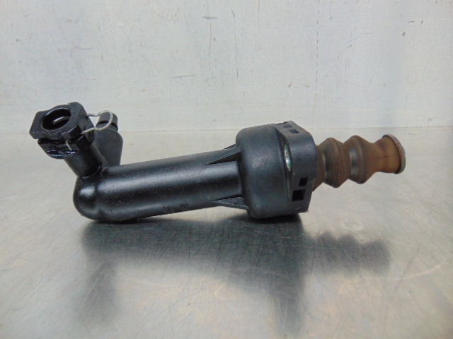 VAG 6Q0721261F Bombin de embrague  en stock Valencia