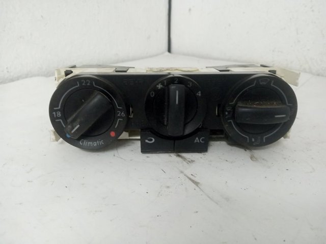 VAG 6Q0820045G Unidad de control aire acondicionado  en stock Terrassa