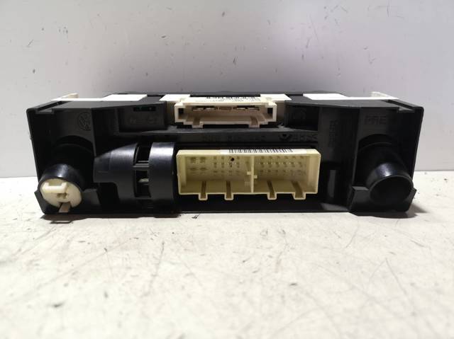 VAG 6Q0820045G Unidad de control aire acondicionado  en stock Salamanca