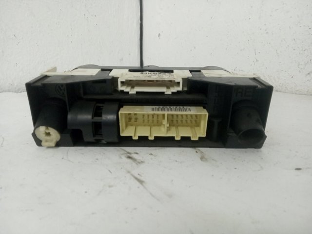 6Q0820045G Unidad de control aire acondicionado  en stock Granada
