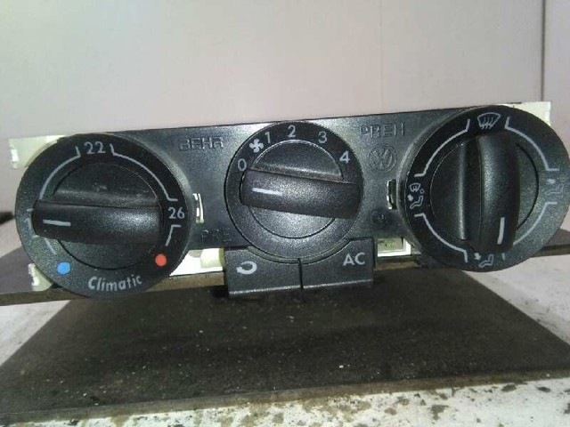 6Q0820045H VAG