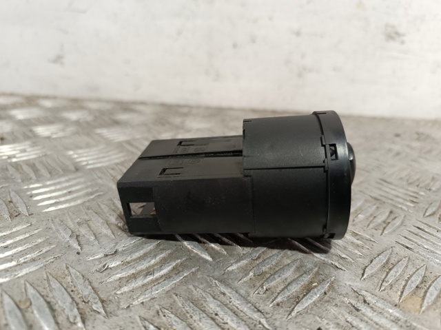 6Q0941531B VAG Interruptor de luces en el tablero comprar Madrid