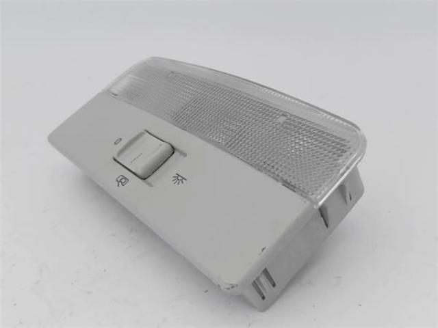 6Q0947105M Luz de techo interior (cabina)  en stock Sabadell