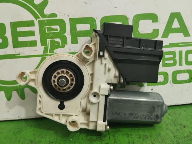 6Q0959812A Motor del elevalunas de la puerta trasera derecha  en stock Granada