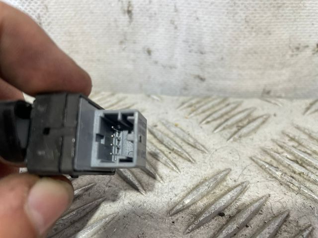 6Q0959856 VAG Botón de encendido del motor del elevalunas trasero  en stock Gandía