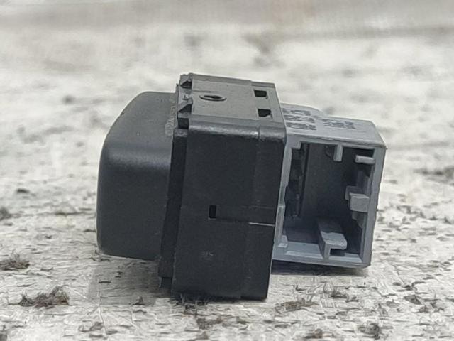 6Q0959856 Botón de encendido del motor del elevalunas trasero  disponible Málaga