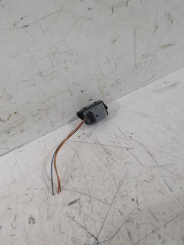 6Q09598569B9 Botón de encendido del motor del elevalunas trasero  disponible Burgos