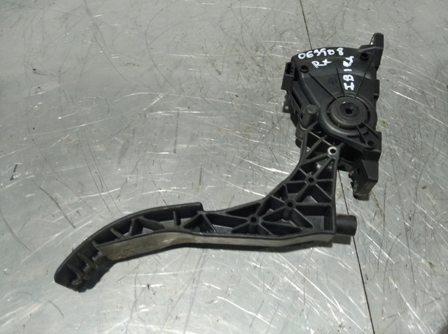 6Q1721503C Pedal del acelerador  disponible Málaga