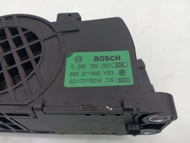 6Q1721503F Pedal del acelerador  disponible Utrera