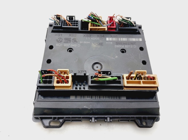 VAG 6Q1937049D Caja de fusibles  en stock Terrassa