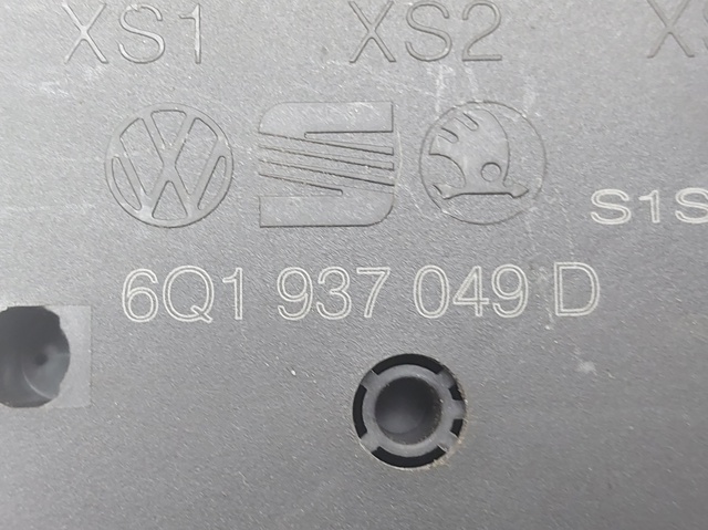 6Q1937049D Caja de fusibles  en stock Castellón