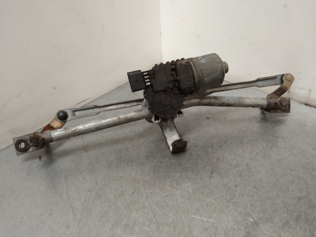 6Q1955119 Motor del limpiaparabrisas  disponible Málaga