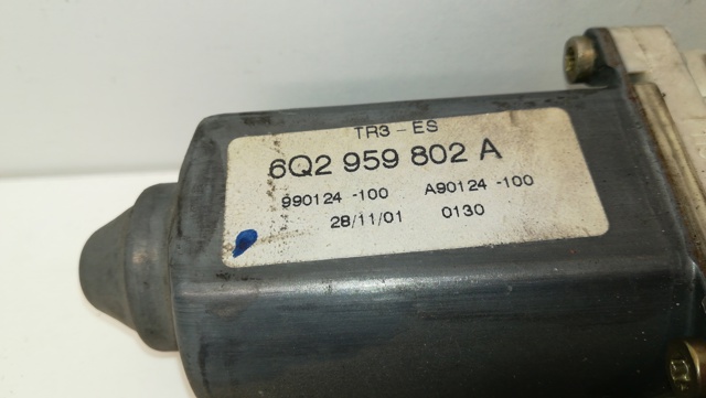 6Q2959802A VAG Motor del elevalunas de la puerta delantera izquierda  disponible Ourense