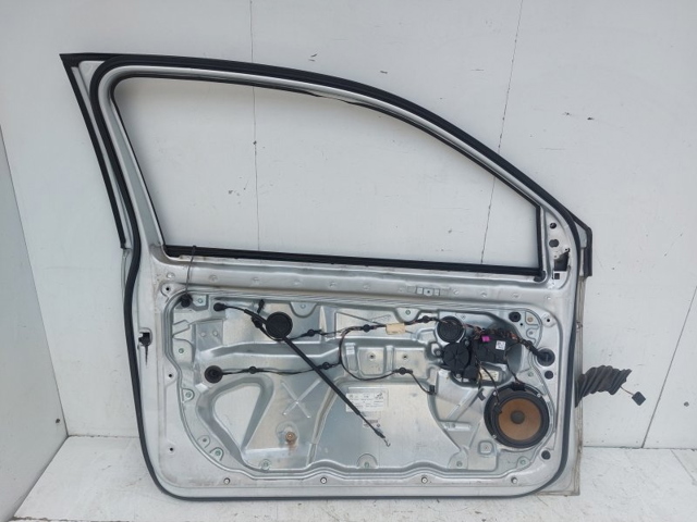 6Q3831055K VAG Puerta delantera izquierda comprar Madrid