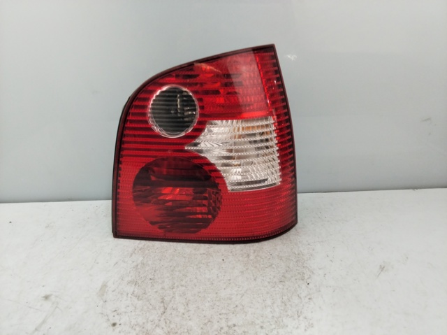 6Q6945096B VAG Piloto trasero derecho comprar Bilbao