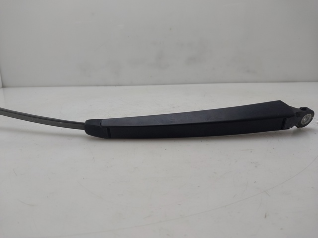 6Q6955707B Brazo del limpiaparabrisas trasero  disponible Burgos