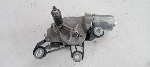 6Q6955711A Motor del limpiaparabrisas trasero  disponible Utrera