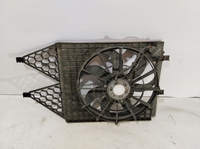 VAG 6R0121207 Difusor del radiador de refrigeración  comprar en Ponferrada