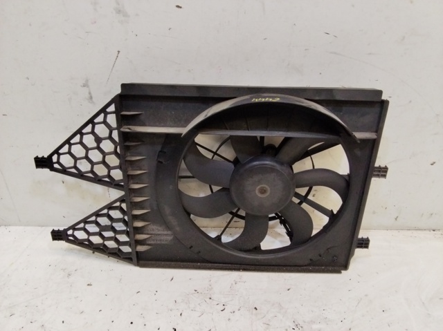 6R0121207 VAG Difusor del radiador de refrigeración  disponible Vigo