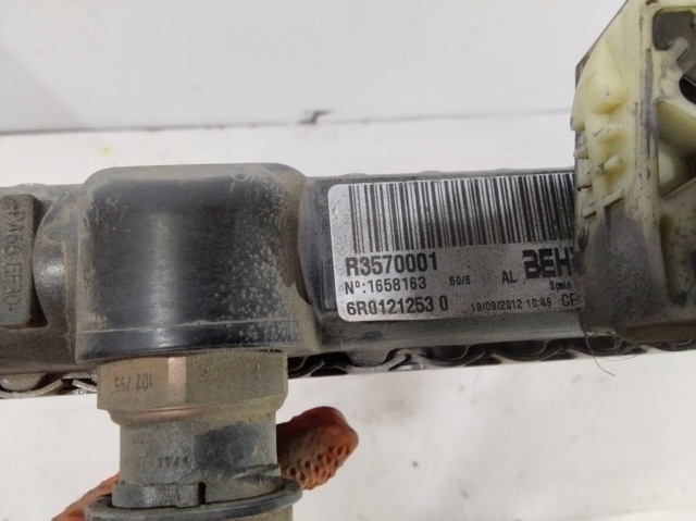6R01212530 Radiador de refrigeración del motor  disponible Málaga