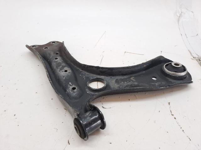 VAG 6R0407151A Brazo inferior izquierdo de la suspensión delantera  disponible Valladolid