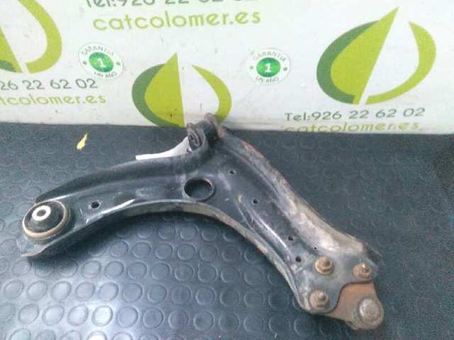 VAG 6R0407152 Brazo inferior derecho de la suspensión delantera  en stock Valencia