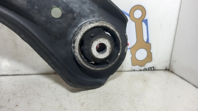 6R0407152 Brazo inferior derecho de la suspensión delantera  en stock Castellón