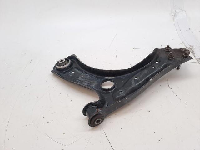 6R0407152A Brazo inferior derecho de la suspensión delantera  disponible Utrera
