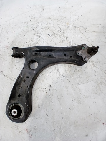 6R0407152F Brazo inferior derecho de la suspensión delantera comprar Almería