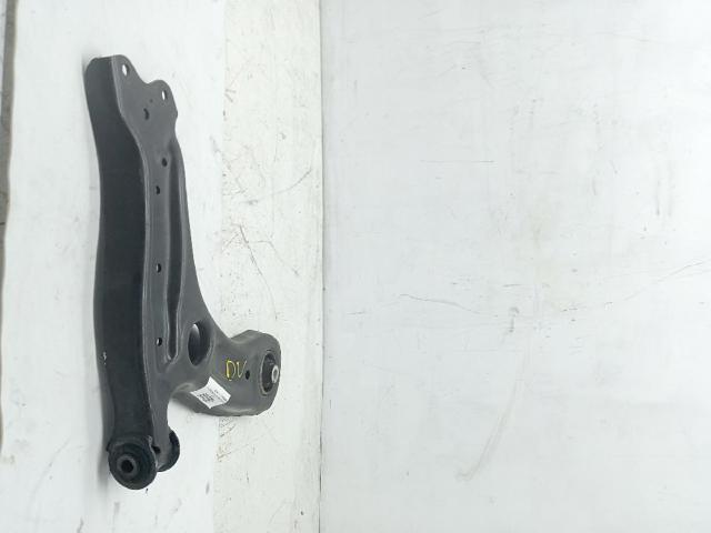 VAG 6R0407152F Brazo inferior derecho de la suspensión delantera  en stock Salamanca