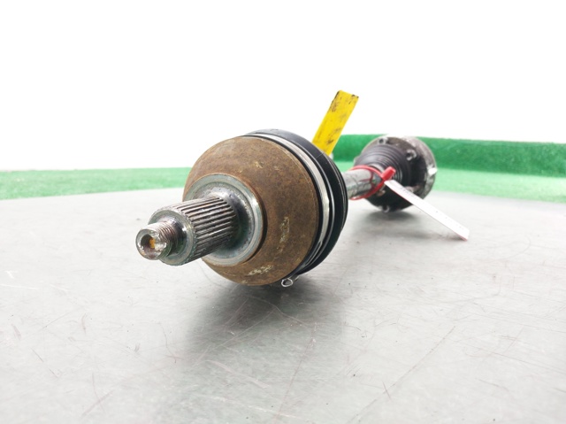 6R0407762A VAG Semieje delantero derecho  en stock Huelva