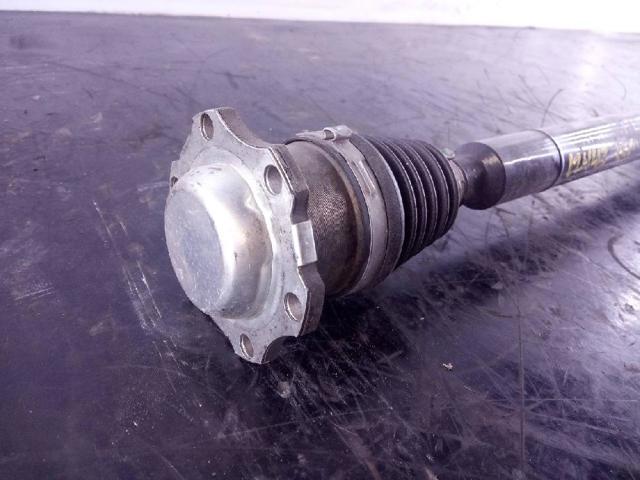 VAG 6R0407762E Semieje delantero derecho  en stock Terrassa