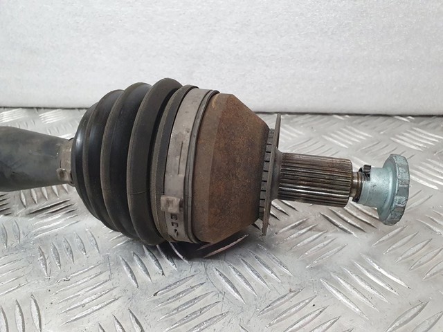 VAG 6R0407762K Semieje delantero derecho  en stock Terrassa
