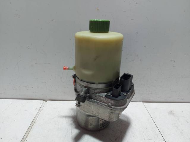 VAG 6R0423156A Bomba de dirección  en stock Terrassa