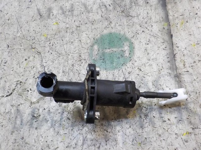 Cilindro maestro de clutch 6R0721405 VAG