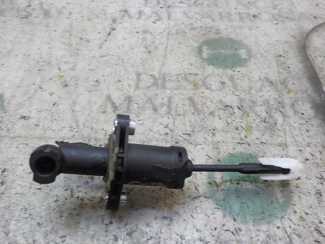 Cilindro maestro de embrague 6R0721405 VAG