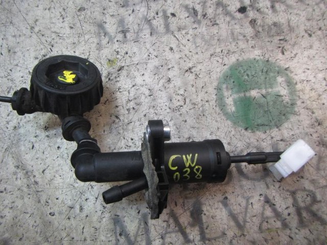 Cilindro maestro de clutch 6R0721405 VAG