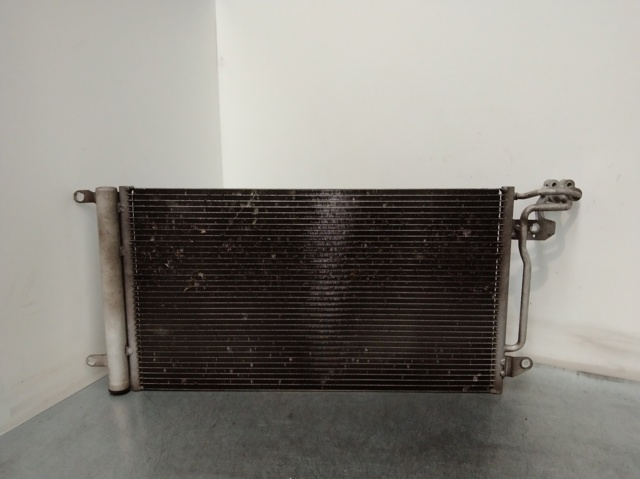 6R0820411 Condensador aire acondicionado  en stock Granada