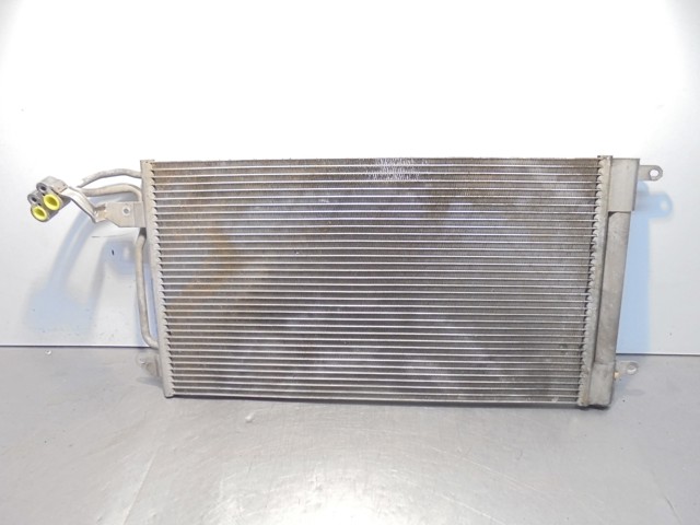 Condensador / radiador  aire acondicionado para seat ibiza (6j5)  bls 6R0820411D
