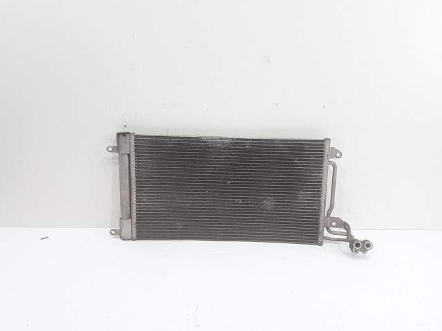 Condensador / radiador  aire acondicionado para volkswagen polo (6r1) 6R0820411D