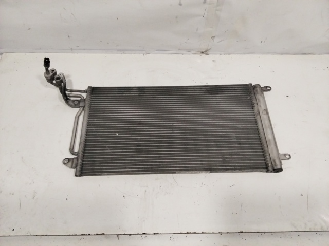 6R0820411H VAG Condensador aire acondicionado  en stock Huelva