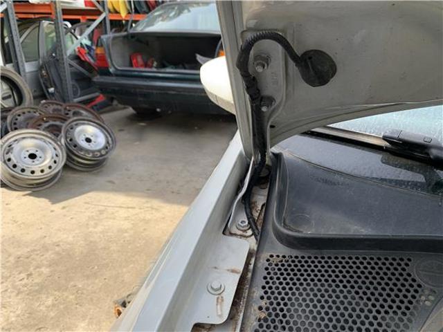 6R0823302A VAG Bisagra derecha del capó  comprar en Oviedo