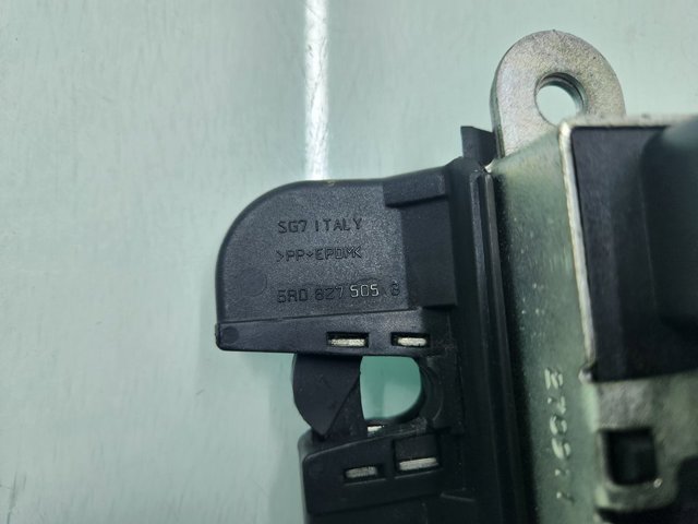 VAG 6R0827505B Cerradura de maletero  en stock Terrassa